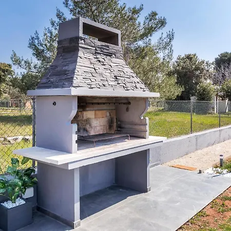 Pet Friendly In With Kitchen 펜션