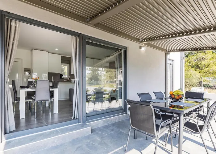 Pet Friendly In With Kitchen 펜션 페로이