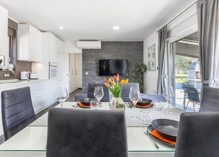 Pet Friendly In With Kitchen * 페로이