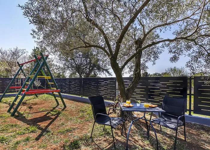 Pet Friendly In With Kitchen 펜션 페로이