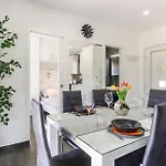Cozy In With House Sea View