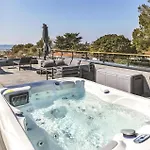 בית נופש Cozy In With House Sea View פרוי
