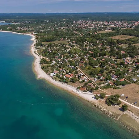 Front In With House Sea View Semesterbostad Peroj